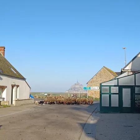 Les 2 Clos Au Pied Du Mont Homestay *