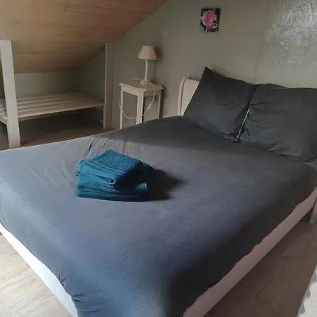 Les 2 Clos Au Pied Du Mont Privatunterkunft Ardevon